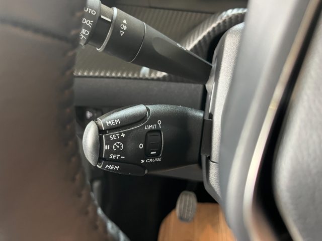 PEUGEOT 208 usata, con Touch screen