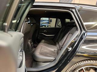 BMW 320 usata, con Fari LED