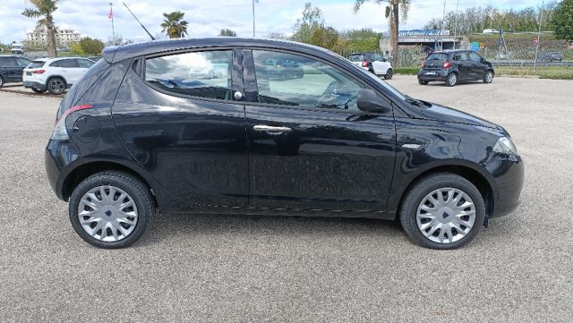 LANCIA Ypsilon usata, con Fendinebbia