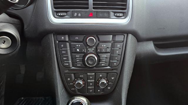 OPEL Meriva usata, con Autoradio digitale