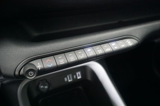 JEEP Avenger usata, con Autoradio digitale
