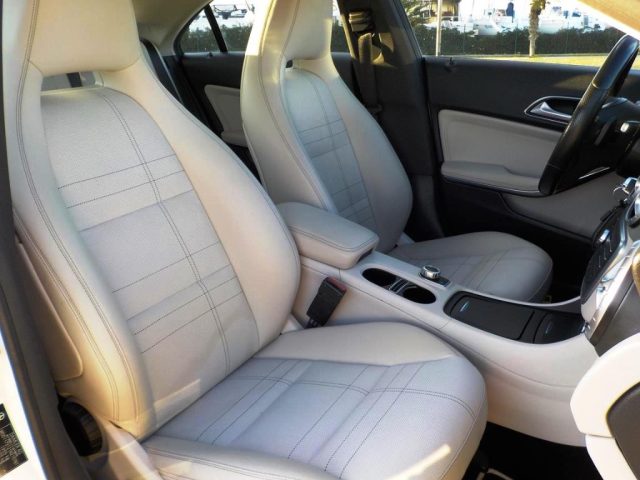 MERCEDES-BENZ CLA 180 usata, con Bracciolo