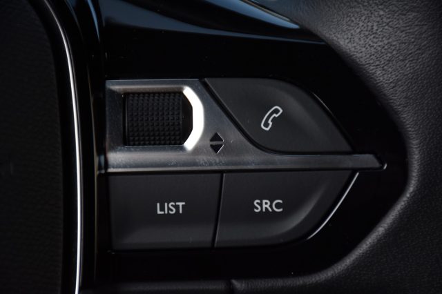PEUGEOT 2008 usata, con USB