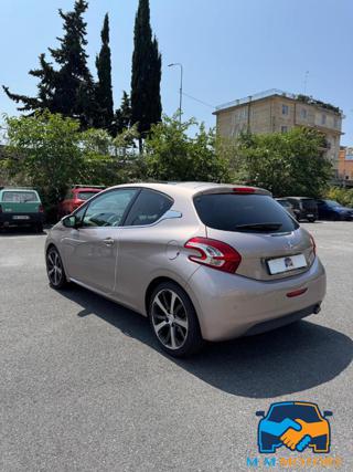 PEUGEOT 208 usata, con Airbag Passeggero
