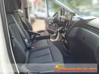 HYUNDAI Staria usata, con Airbag