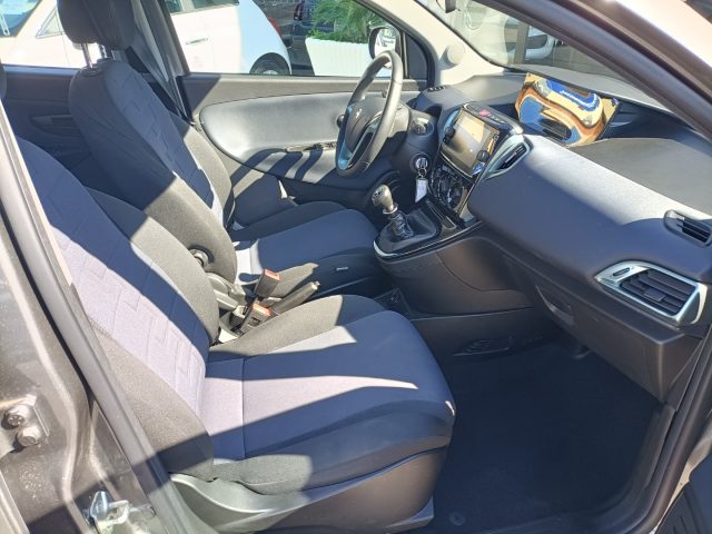 LANCIA Ypsilon usata, con ESP