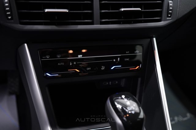 VOLKSWAGEN Polo usata, con Specchietti laterali elettrici