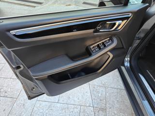 PORSCHE Macan usata, con Volante in pelle