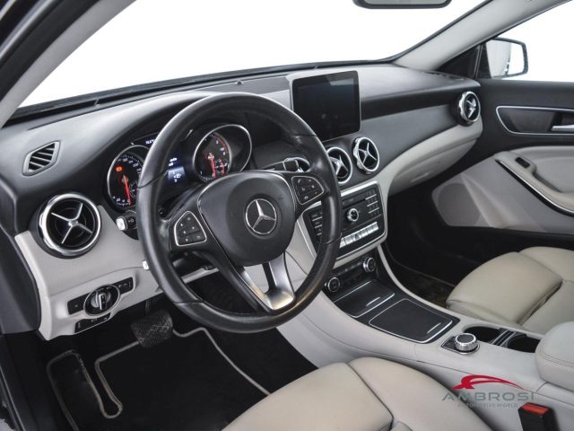 MERCEDES-BENZ GLA 180 usata 7