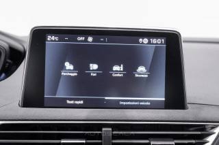 PEUGEOT 5008 usata, con USB