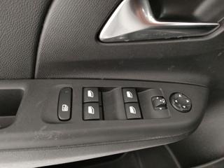 OPEL Corsa usata, con Volante in pelle