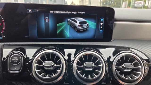 MERCEDES-BENZ A 180 usata, con Volante multifunzione