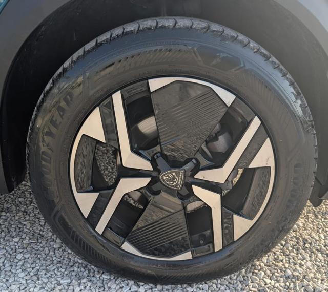 PEUGEOT 2008 usata, con Volante in pelle