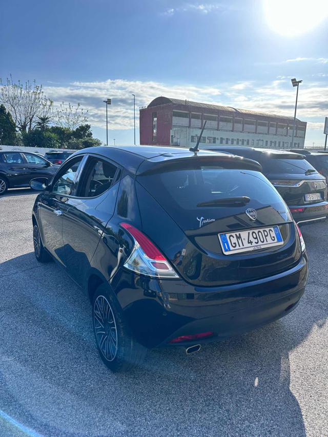 LANCIA Ypsilon usata, con ESP