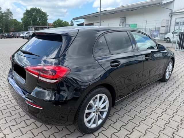 MERCEDES-BENZ A 180 usata, con Alzacristalli elettrici