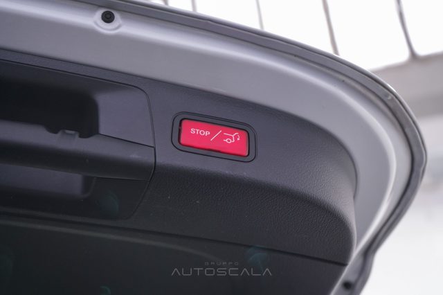 MERCEDES-BENZ GLA 200 usata 39