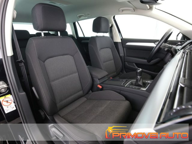 VOLKSWAGEN Passat Variant usata, con Cerchi in lega