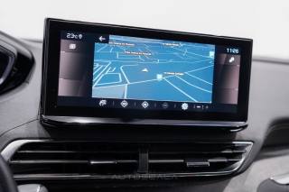 PEUGEOT 5008 usata, con Touch screen