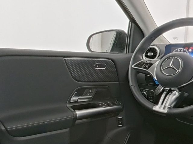 MERCEDES-BENZ B 180 usata, con Airbag laterali