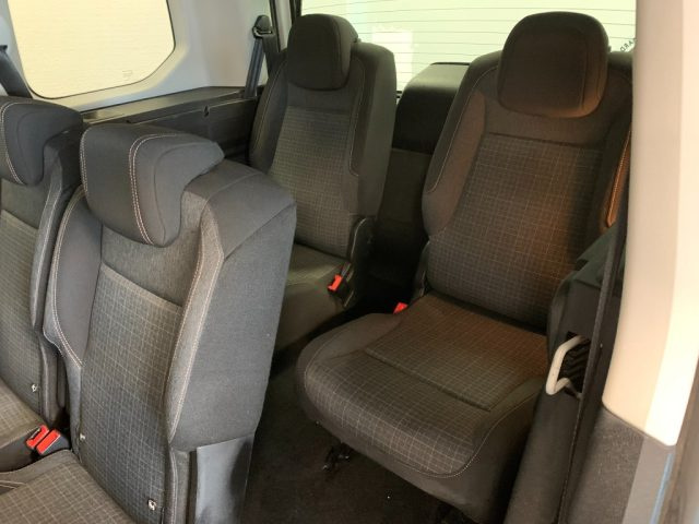 PEUGEOT Rifter usata, con Fendinebbia