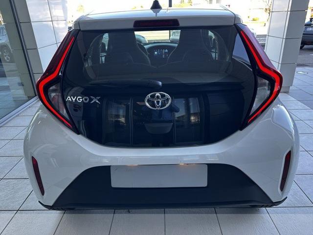 TOYOTA Aygo X usata 2