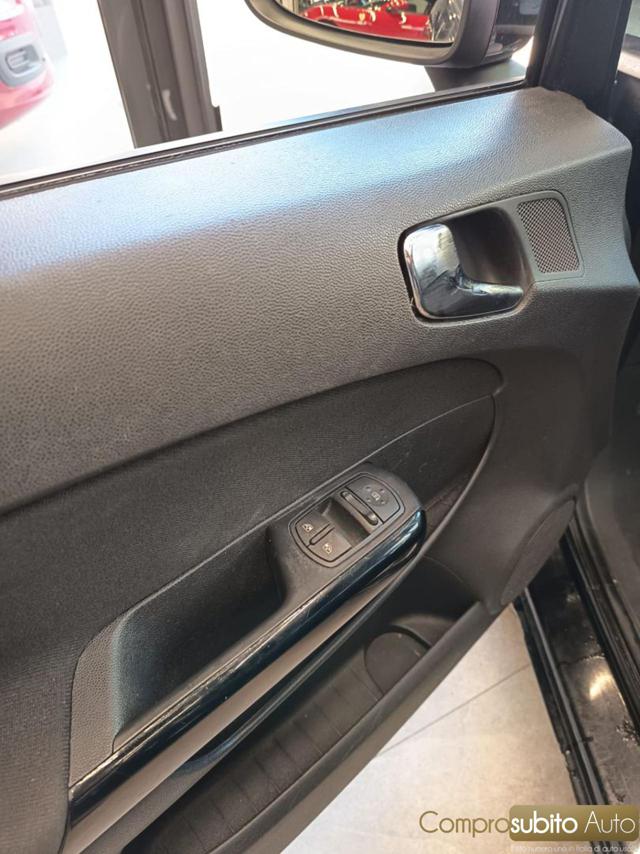 OPEL Corsa usata, con Chiusura centralizzata
