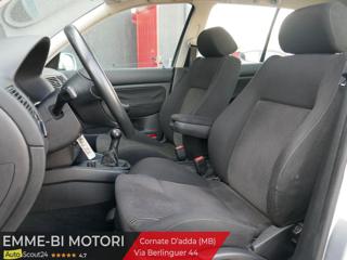 VOLKSWAGEN Golf usata, con Autoradio