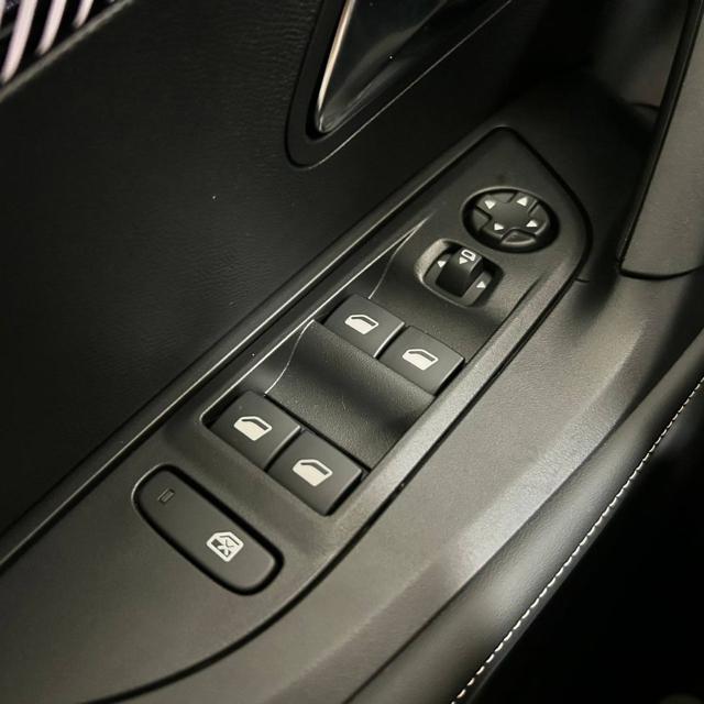 PEUGEOT 2008 usata, con Controllo elettronico della corsia