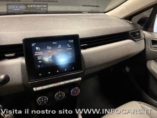 RENAULT Clio usata, con USB