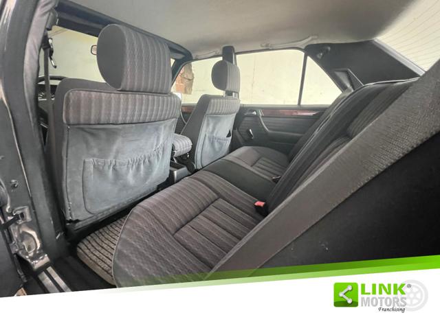 MERCEDES-BENZ E 200 usata 16