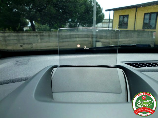 OPEL Crossland X usata, con Volante in pelle