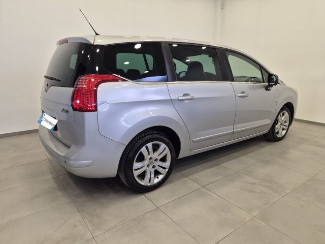 PEUGEOT 5008 usata, con Alzacristalli elettrici