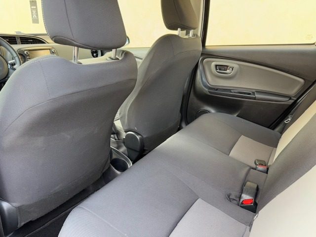 TOYOTA Yaris usata, con USB