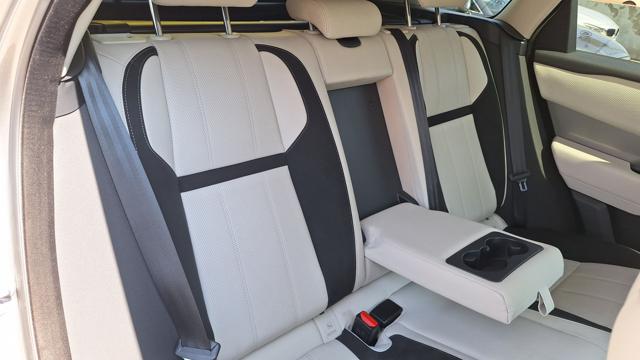 LAND ROVER Range Rover Velar usata, con Cruise Control