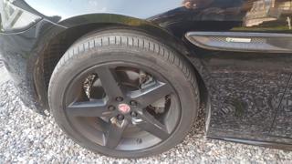 JAGUAR XE usata, con Isofix