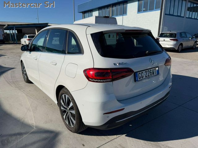 MERCEDES-BENZ B 180 usata, con Boardcomputer
