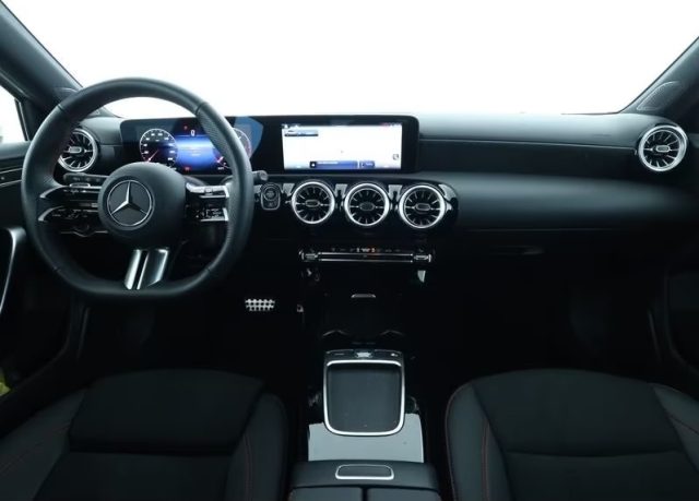 MERCEDES-BENZ A 200 usata, con Boardcomputer