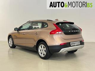 VOLVO V40 Cross Country usata, con Autoradio