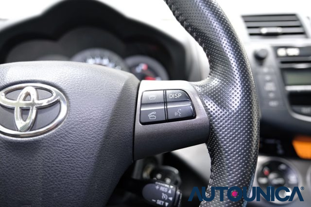 TOYOTA RAV 4 MY23 usata, con USB