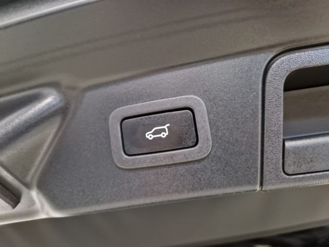 LAND ROVER Range Rover Velar usata, con Park Distance Control