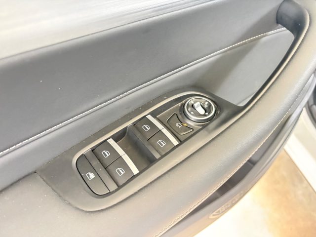 DR MOTOR DR 5.0 usata, con Sensori di parcheggio anteriori