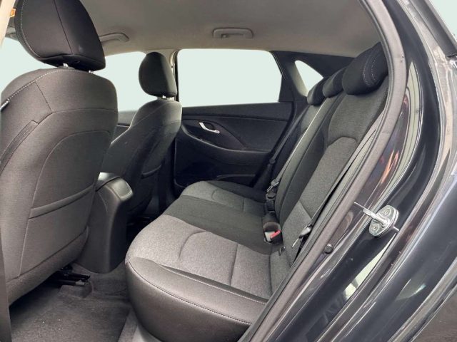 HYUNDAI i30 usata, con Sensori di parcheggio posteriori