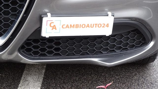 ALFA ROMEO Stelvio usata, con Autoradio digitale