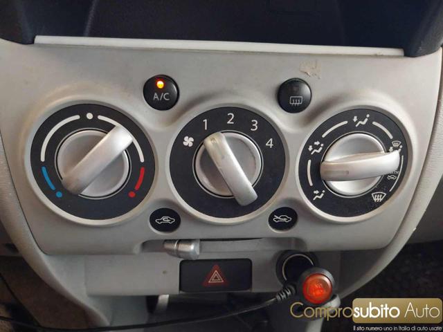 NISSAN Pixo usata 18