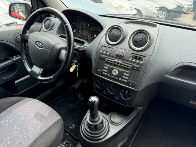 FORD Fiesta usata, con Autoradio