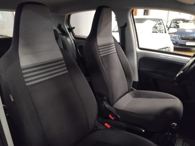 VOLKSWAGEN up! usata, con Sistema di navigazione