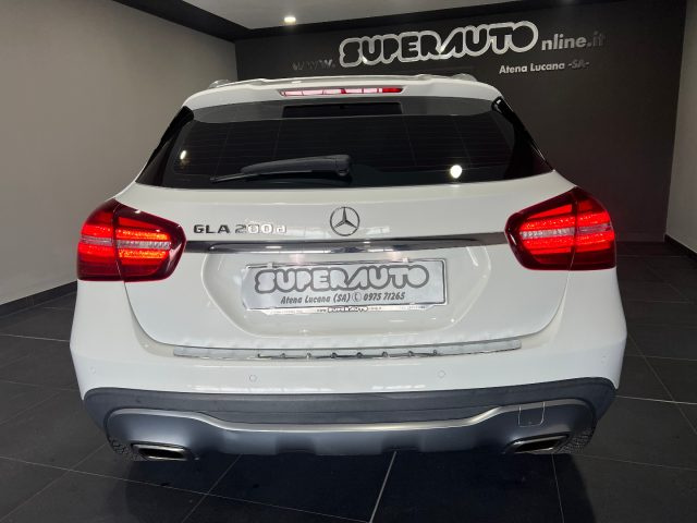 MERCEDES-BENZ GLA 200 usata, con Alzacristalli elettrici