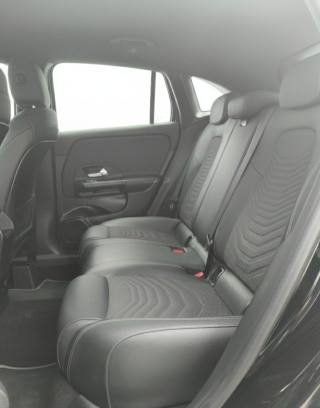 MERCEDES-BENZ GLA 250 usata, con Park Distance Control