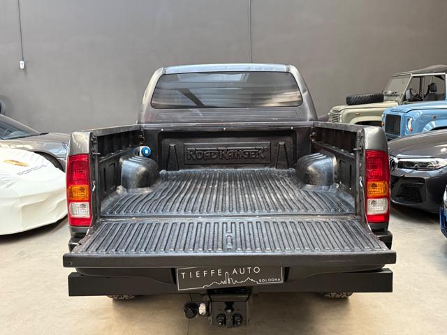 TOYOTA Hilux usata, con Bluetooth