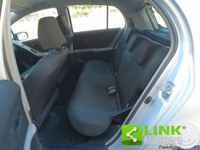 TOYOTA Yaris usata, con Sedile posteriore sdoppiato
